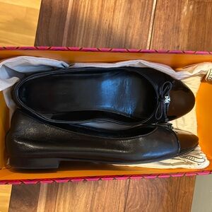 Like New! Tory Burch CAP-TOE BALLET